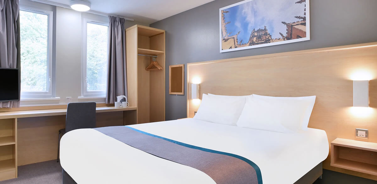 Bedroom at Travelodge