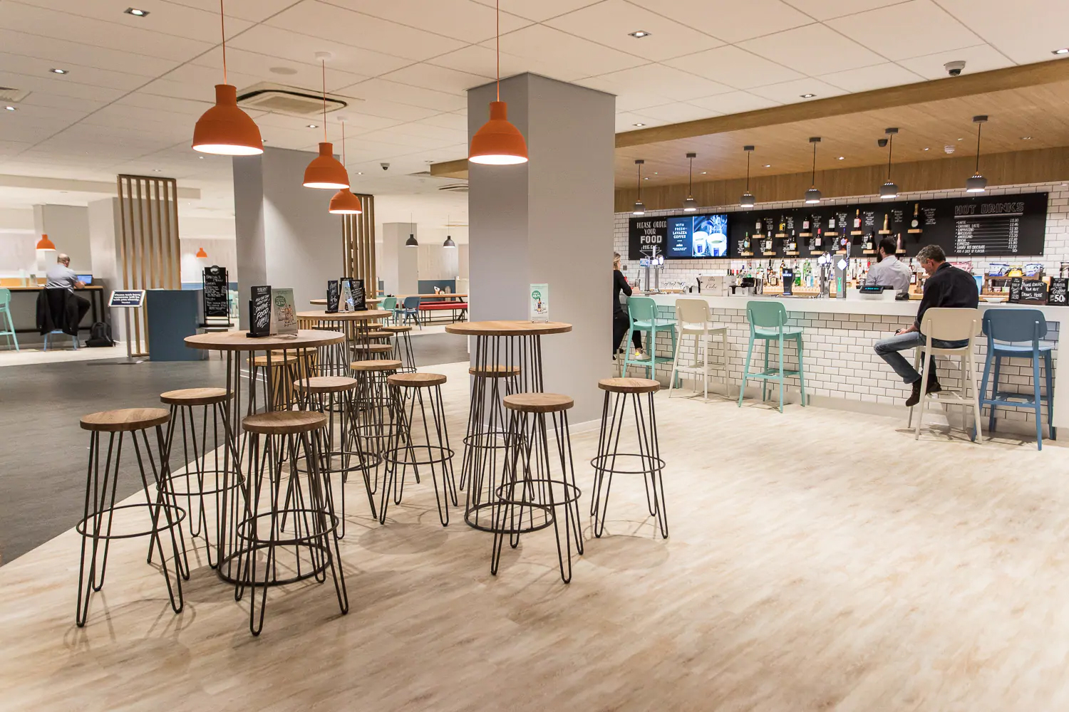 Travelodge lobby bar